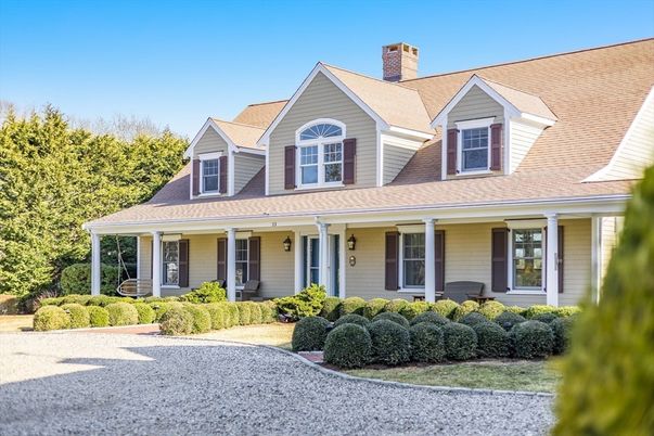Exterior, Facade, Farmhouse