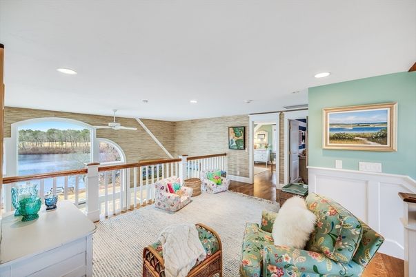 Interior, Recessed Lighting, Water, Wood Texture Flooring