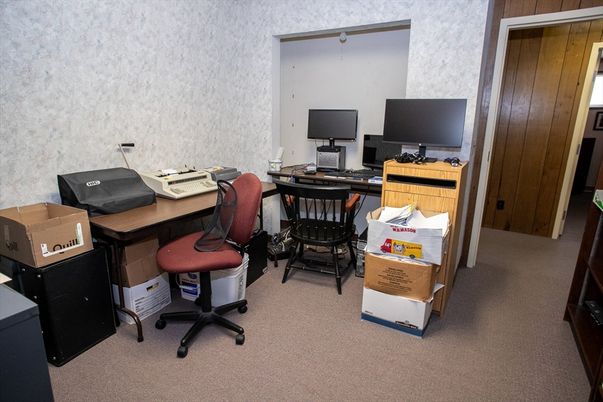 Home Office, Interior
