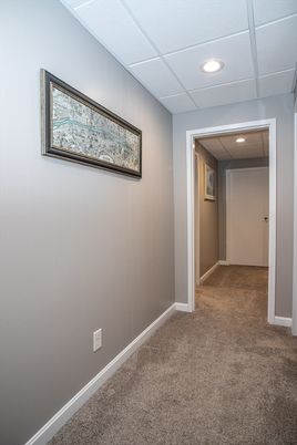 Empty room, Interior, Recessed Lighting