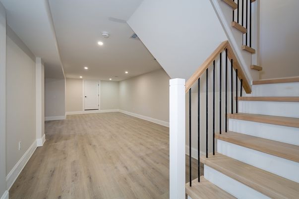 Empty room, Interior, Recessed Lighting, Wood Texture Flooring