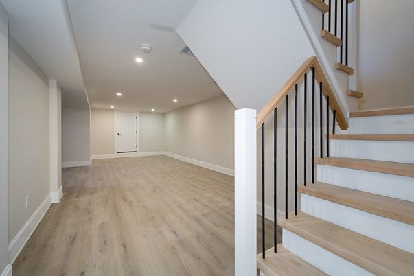 Empty room, Interior, Recessed Lighting, Wood Texture Flooring