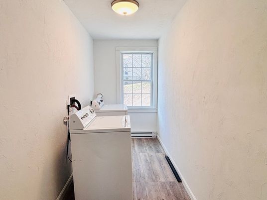 Interior, Washer, Wood Texture Flooring