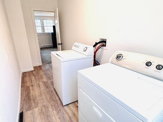 Interior, Washer, Wood Texture Flooring