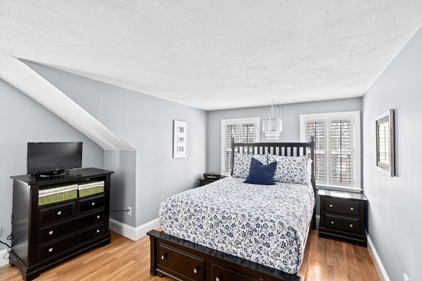 Bedroom, Interior, Pendant Lights, Wood Texture Flooring