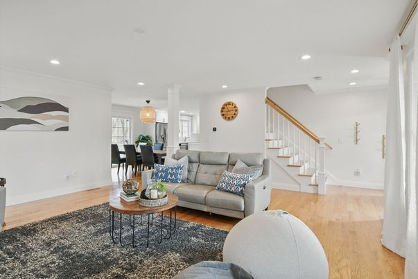 Dining room, Interior, Living room, Pendant Lights, Recessed Lighting, Wood Texture Flooring