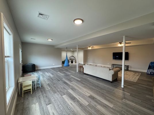 Interior, Living room, Recessed Lighting, Wood Texture Flooring