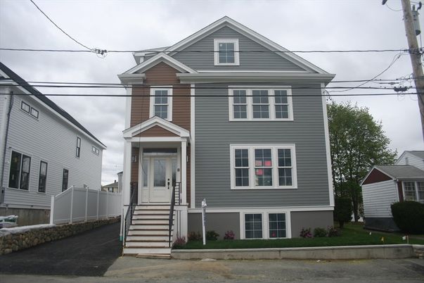 Exterior, Facade, Queen Anne Victorian
