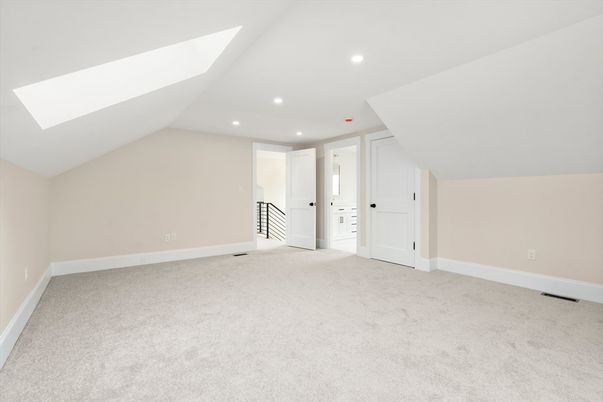 Empty room, Interior, Recessed Lighting