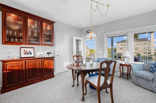 Dining room, Interior, Pendant Lights, Recessed Lighting