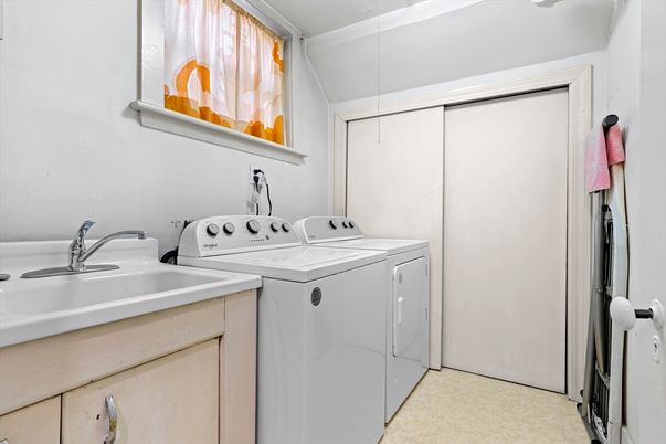 Interior, Washer