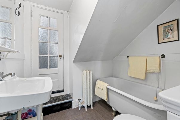 Bathroom, Free Standing Baths, Interior