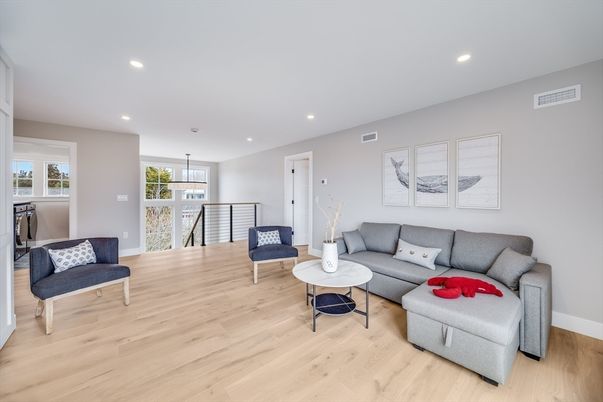 Interior, Living room, Pendant Lights, Recessed Lighting, Wood Texture Flooring