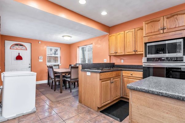 Dining room, Interior, Kitchen, Recessed Lighting