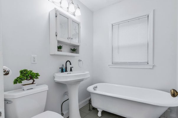 Bathroom, Free Standing Baths, Interior