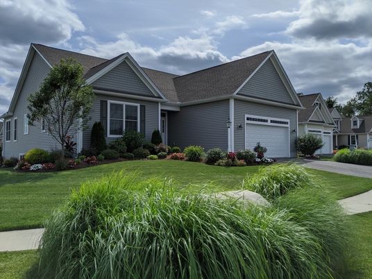 Attached, Exterior, Facade, Ranch