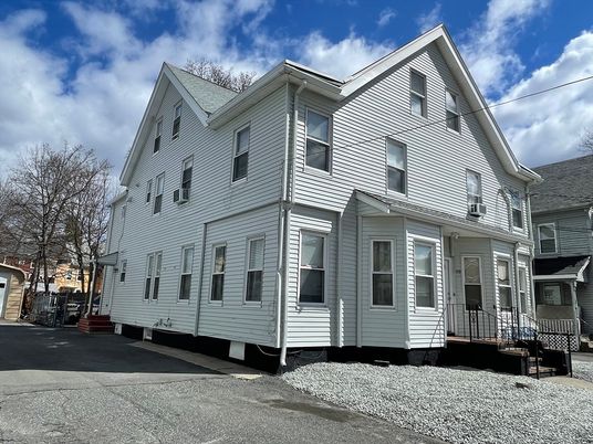 Exterior, Facade, Queen Anne Victorian