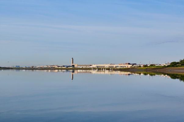 Exterior, Lake