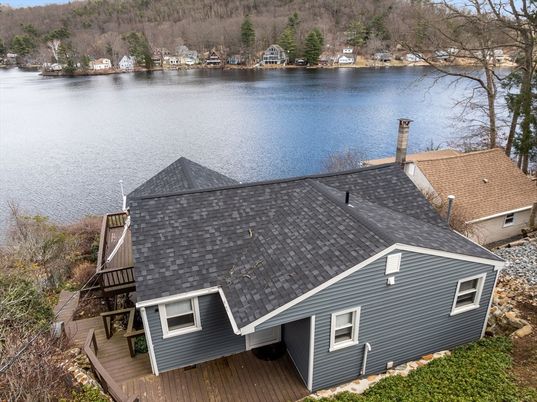 Exterior, Lake