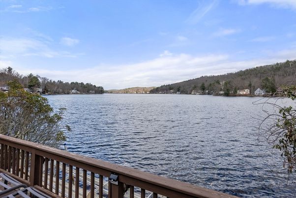 Exterior, Lake