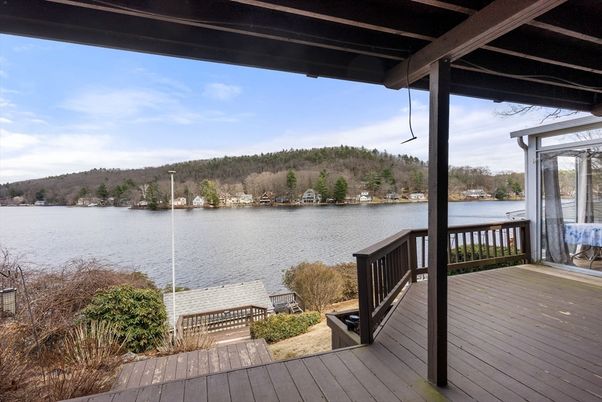 Exterior, Lake