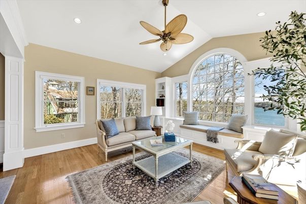 Interior, Living room, Recessed Lighting, Water, Wood Texture Flooring