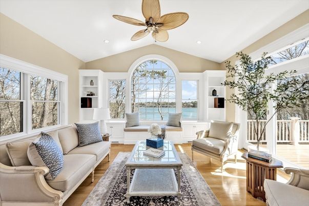 Interior, Living room, Recessed Lighting, Water, Wood Texture Flooring