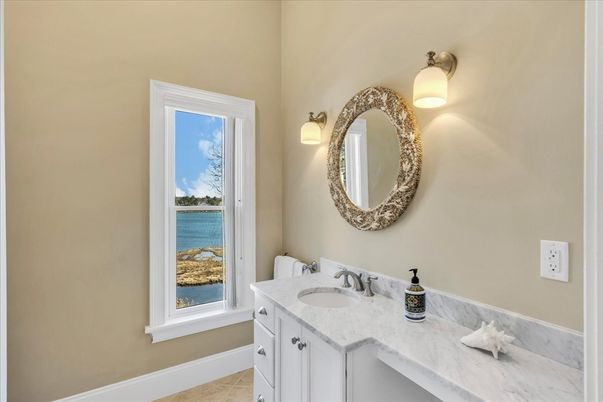 Bathroom, Dual Sink Vanities, Interior, Water