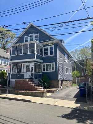 Exterior, Facade, Queen Anne Victorian