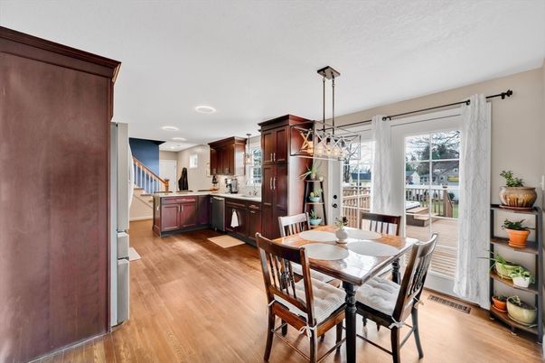 Dining room, Interior, Kitchen, Pendant Lights, Recessed Lighting, Wood Texture Flooring