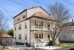 Exterior, Facade, Rowhouse