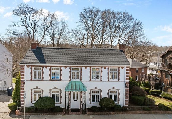Exterior, Facade, Georgian