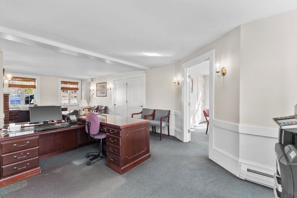 Home Office, Interior