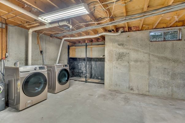 Interior, Washer, Wooden Beams, Wooden Ceilings