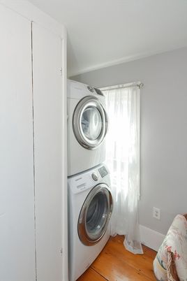 Interior, Utility Closets, Washer, Wood Texture Flooring