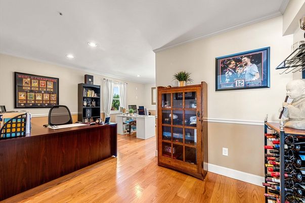 Home Office, Interior, Recessed Lighting, Wood Texture Flooring