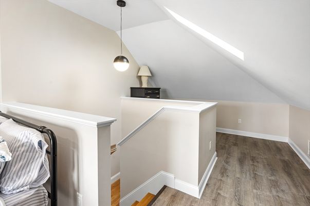 Interior, Pendant Lights, Wood Texture Flooring