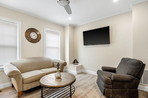 Interior, Living room, Recessed Lighting, Wood Texture Flooring