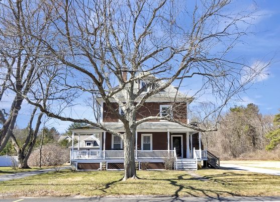 Exterior, Facade, Queen Anne Victorian