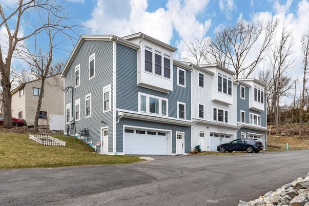 Attached, Exterior, Facade, Rowhouse