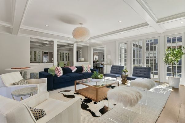 Interior, Living room, Pendant Lights, Recessed Lighting, Wood Texture Flooring