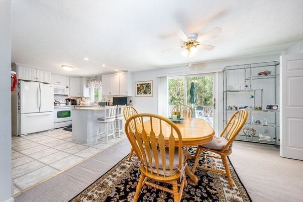 Dining room, Interior, Kitchen, Recessed Lighting