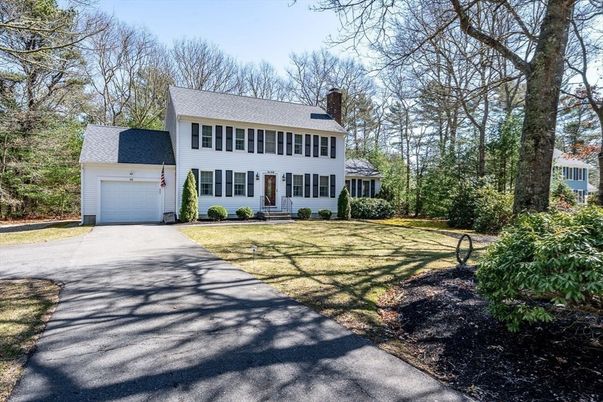 Attached, Backyard, Exterior, Facade, Georgian