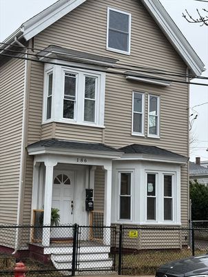 Exterior, Facade, Queen Anne Victorian