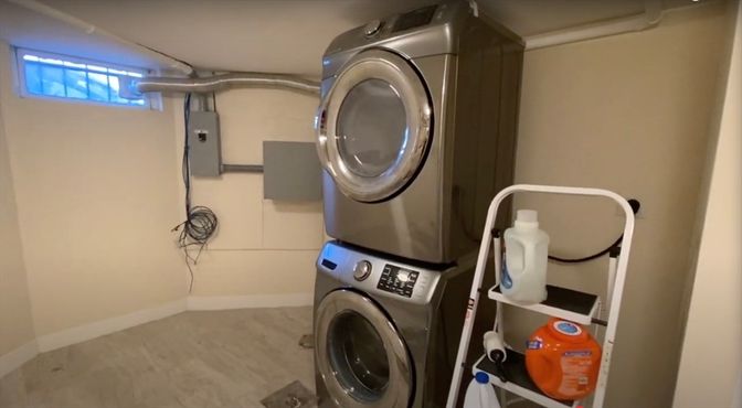 Interior, Utility Closets, Washer, Wood Texture Flooring