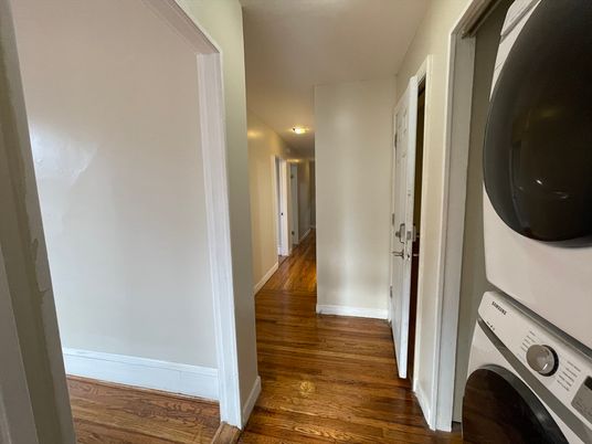 Interior, Utility Closets, Washer, Wood Texture Flooring