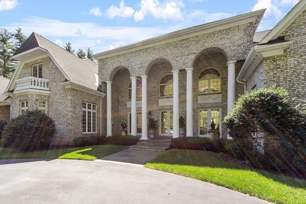 Exterior, Facade, Brick Facade, Brick Traditional