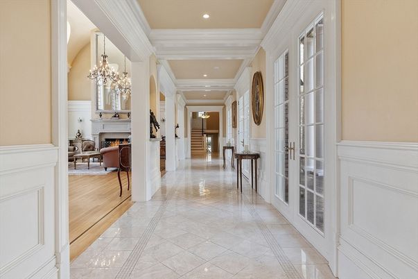 Chandelier, Fireplace, Interior, Recessed Lighting, Wood Texture Flooring