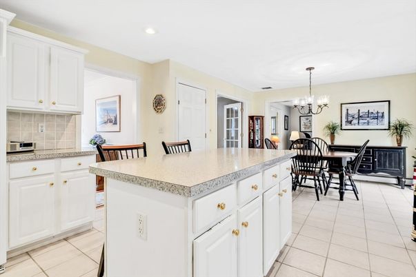 Chandelier, Dining room, Interior, Kitchen, Recessed Lighting