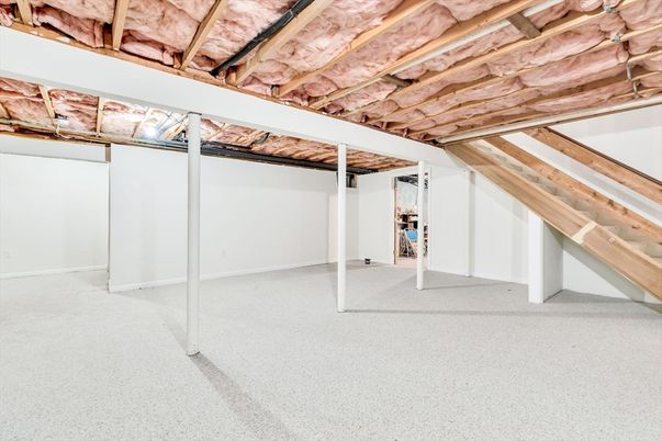 Empty room, Interior, Wooden Beams